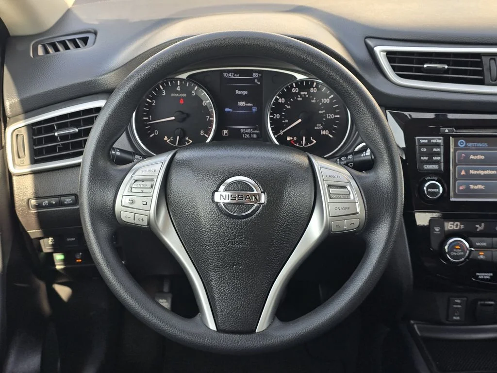 Used 2016 Arctic Blue Metallic Nissan SV image 15