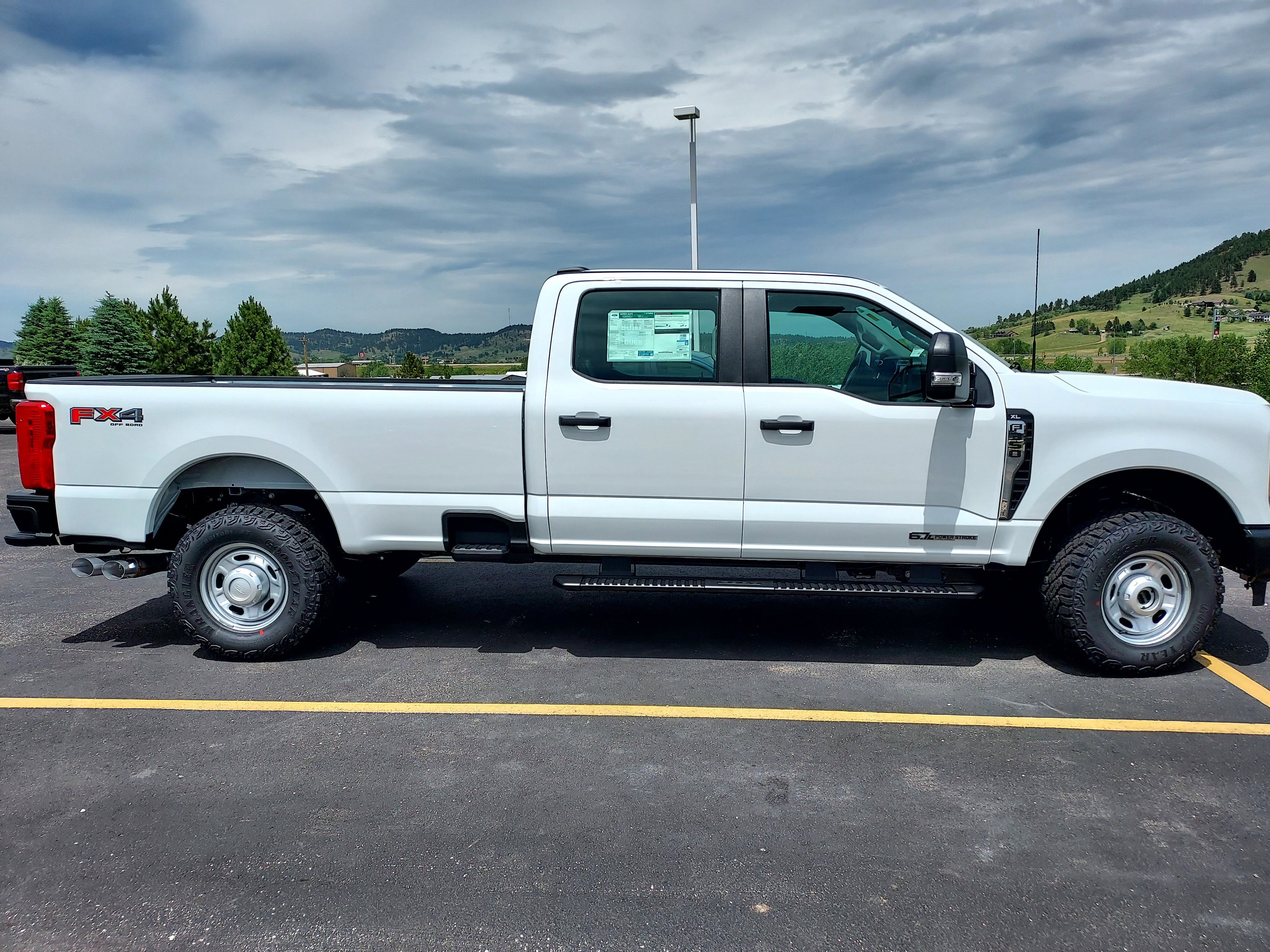 New 2026 Oxford White Ford XL image 10