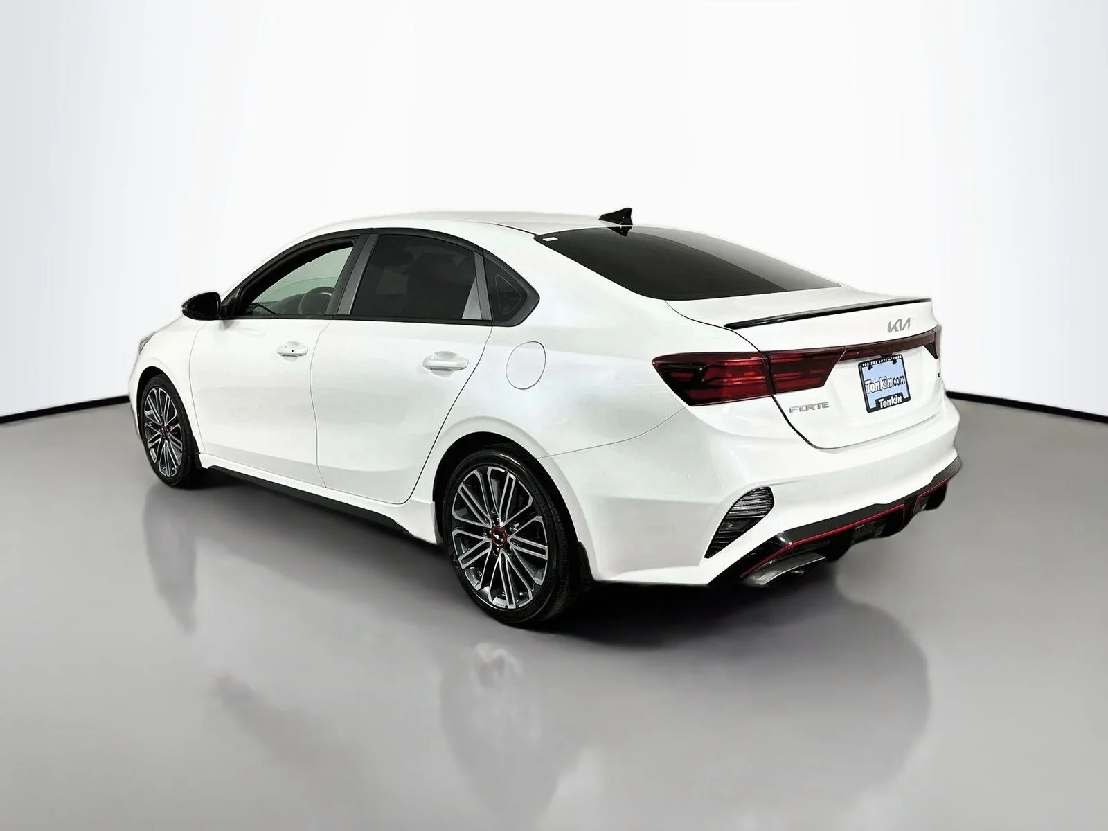 Used 2022 Snow White Pearl Kia GT image 5