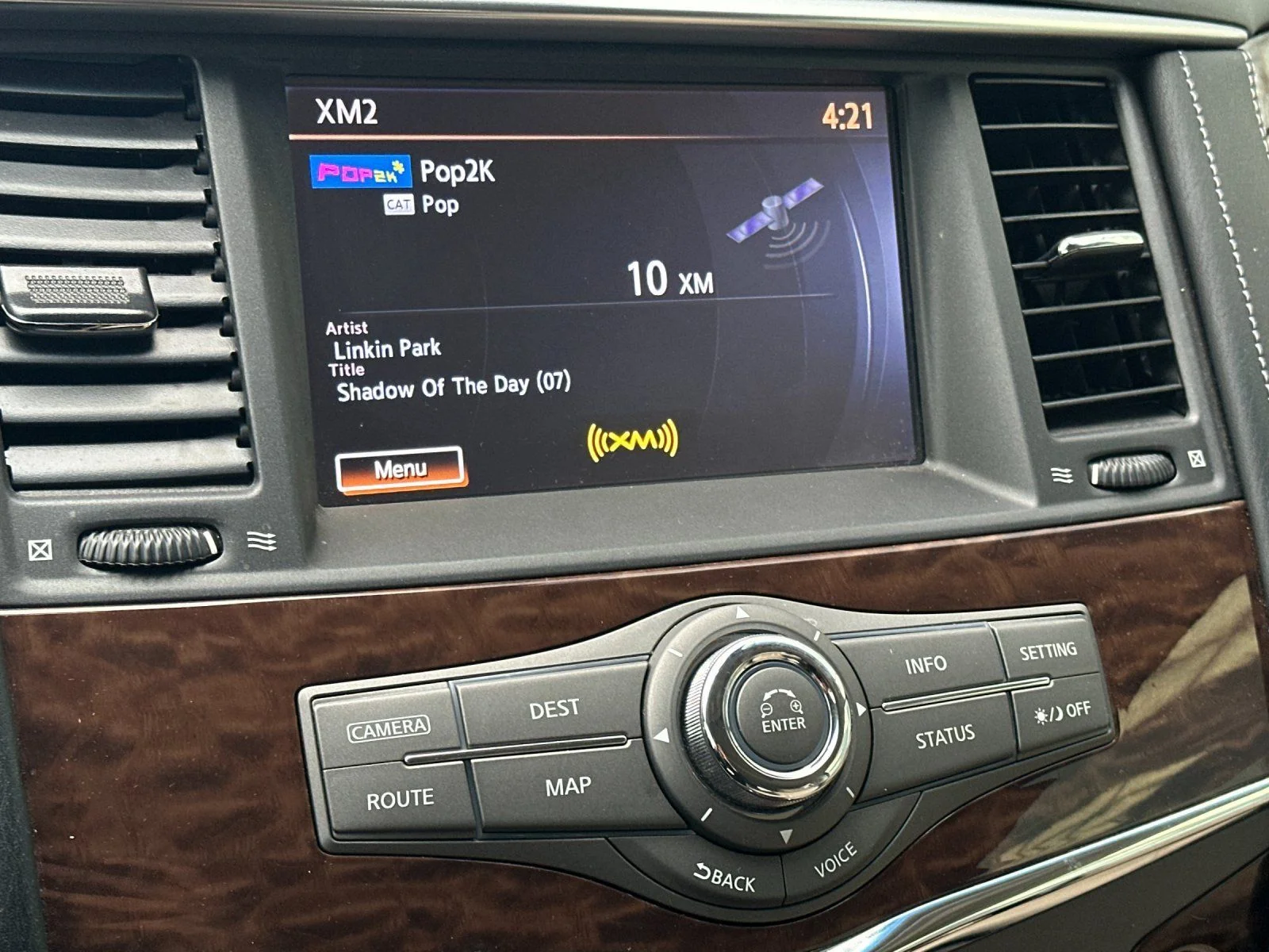 Used 2017 Pearl White Nissan Platinum image 18