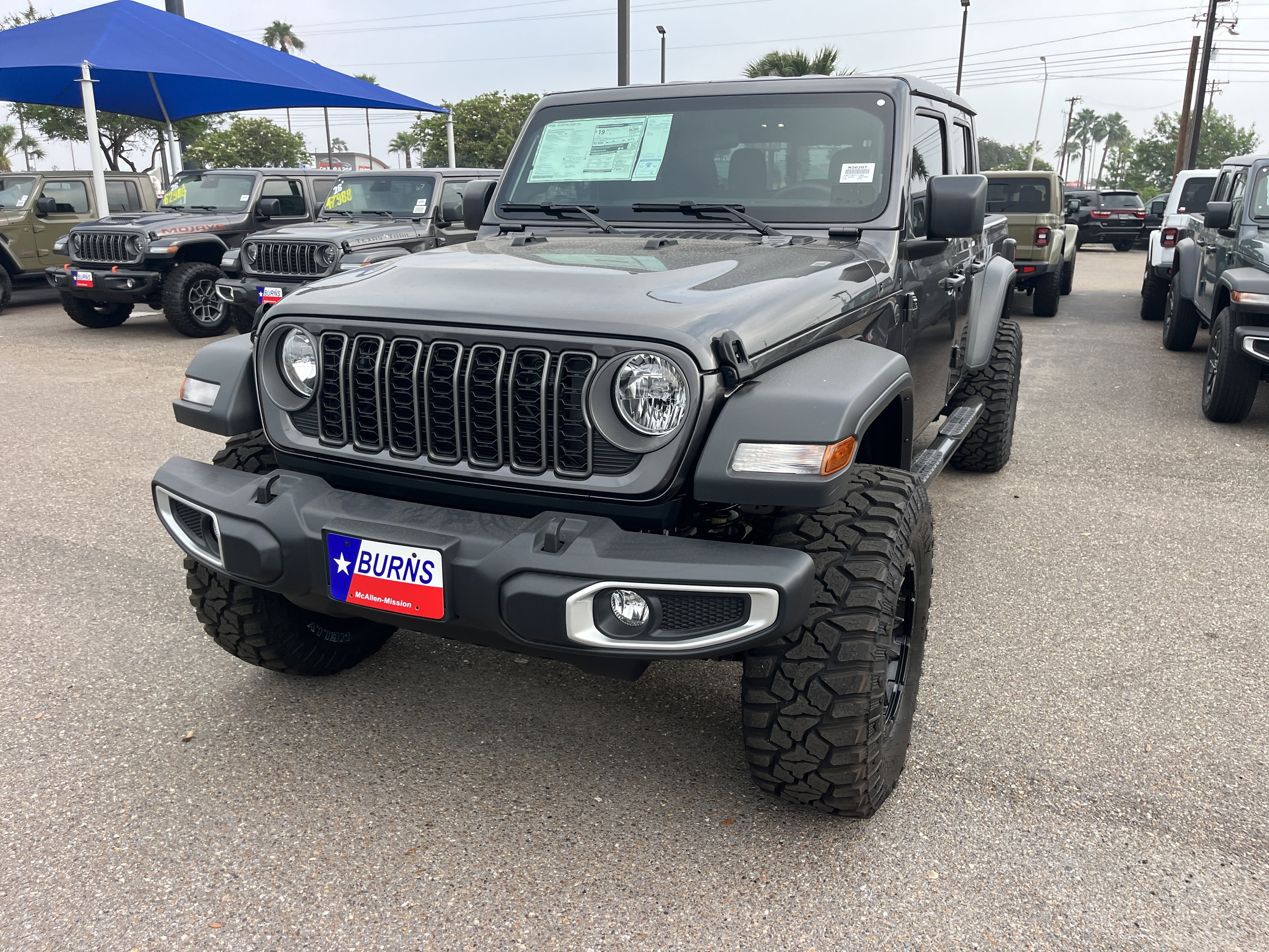 New 2026 Granite Crystal Metallic Clear-Coat Exterior Paint Jeep Sport image 2