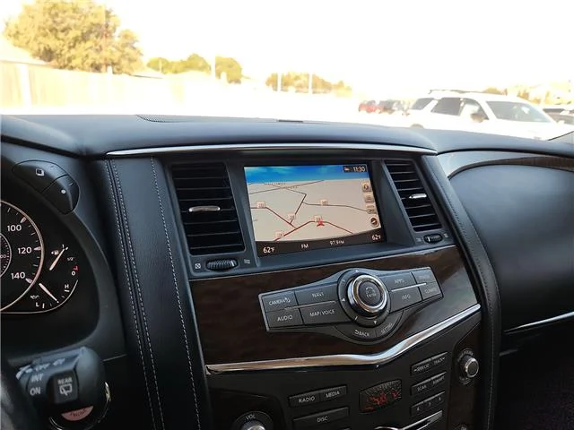 Used 2019 Pearl White Tricoat Nissan SL 4x2 image 18