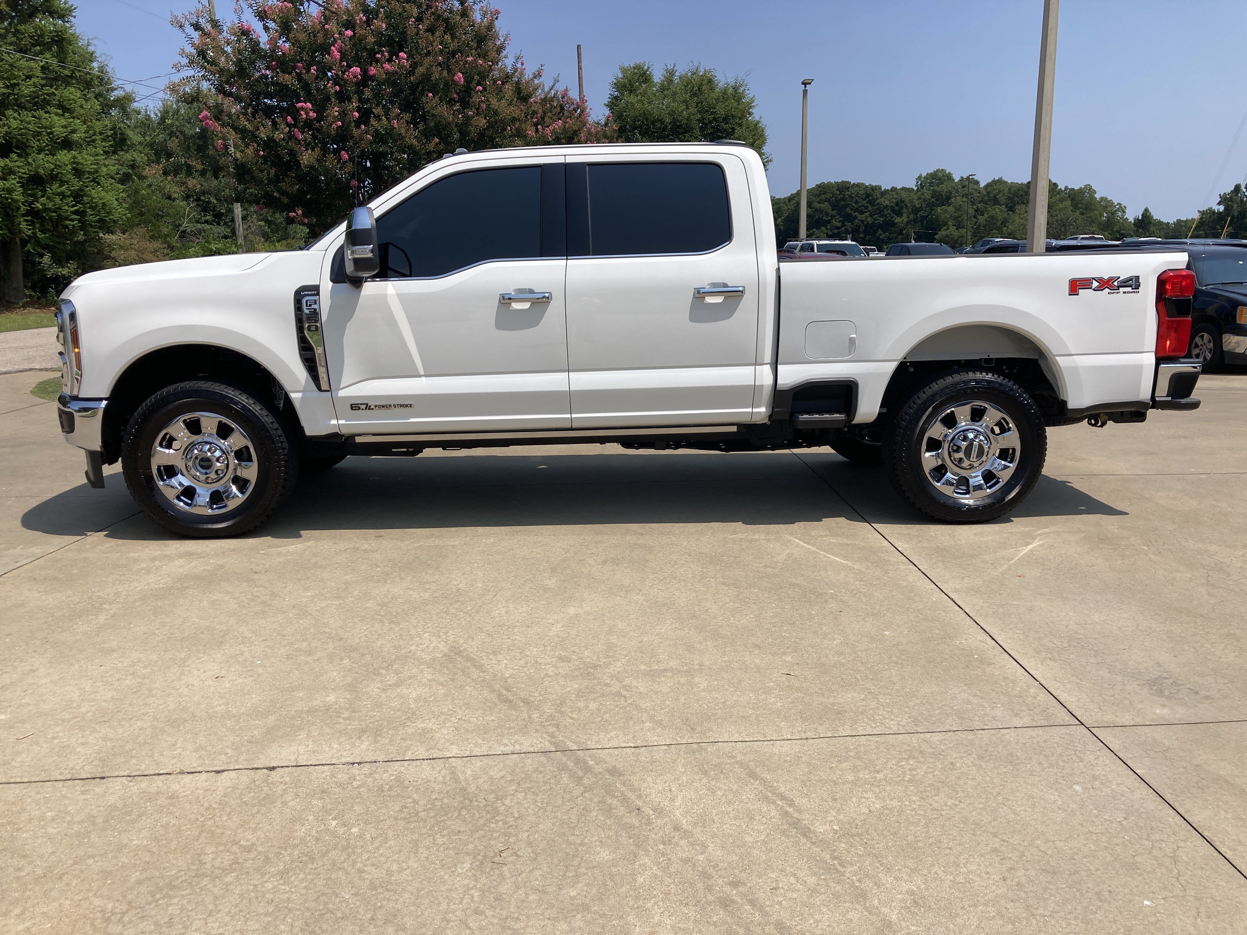2025 Ford F-350 Super Duty Lariat - Photo 17