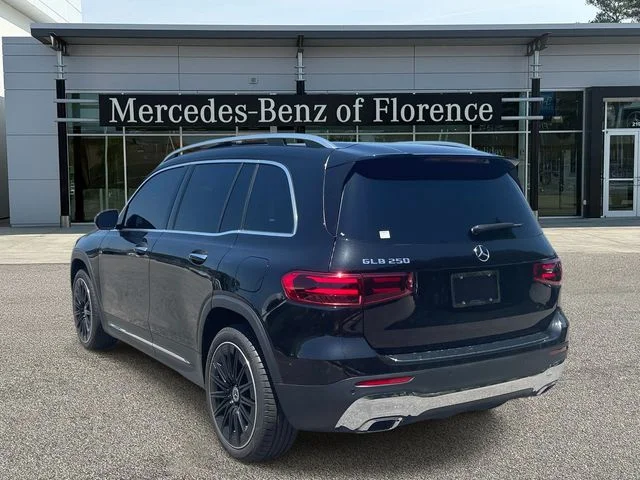 Used 2025 Black Mercedes-Benz GLB 250 image 4