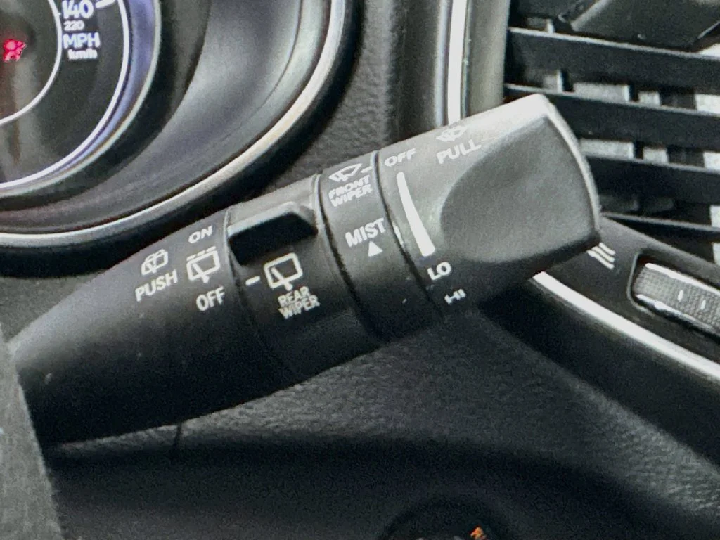 Used 2019 Black Jeep Latitude Plus image 14