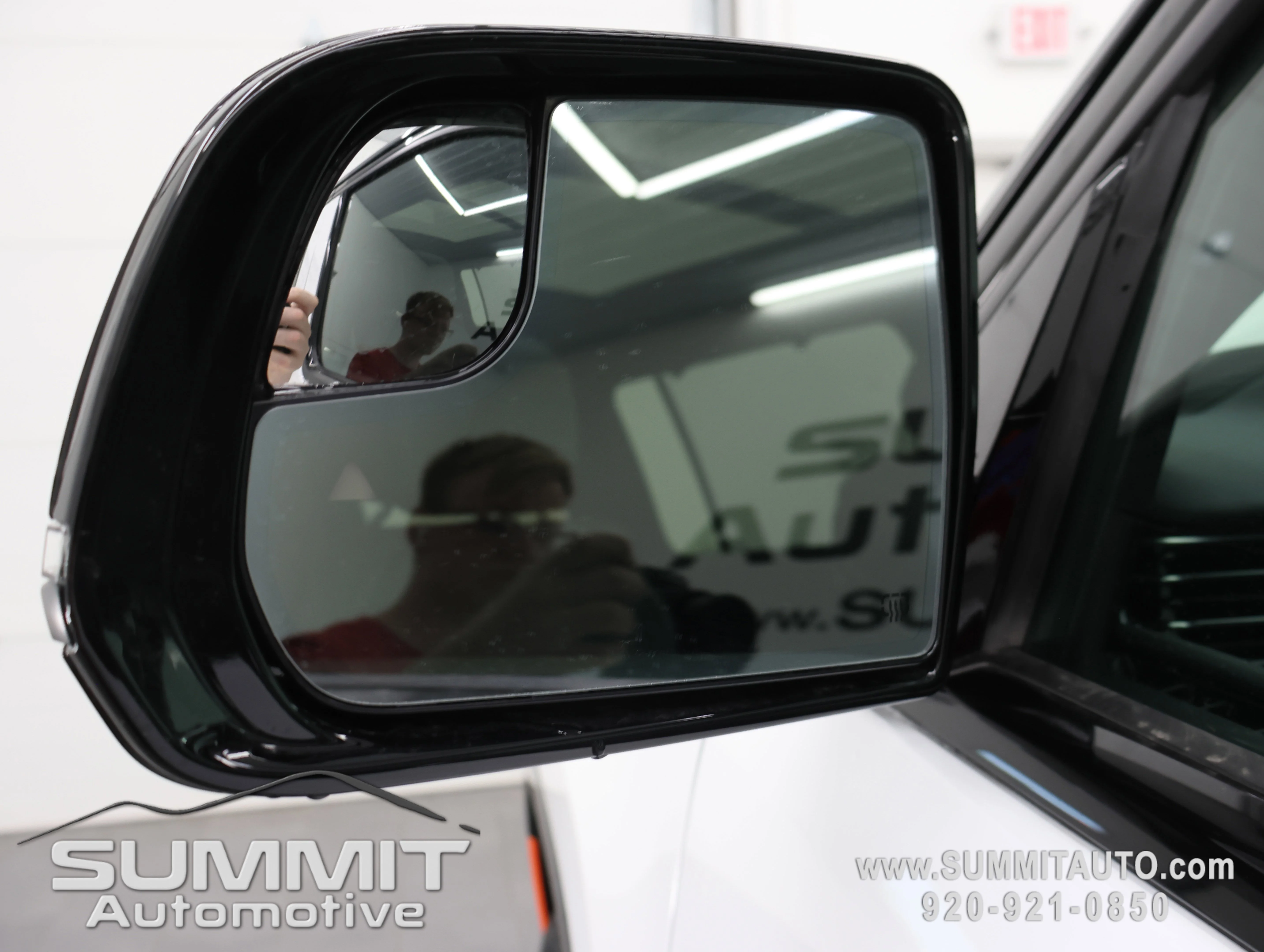 New 2026 Bright White Clear-Coat Exterior Paint Jeep Summit Obsidian image 48