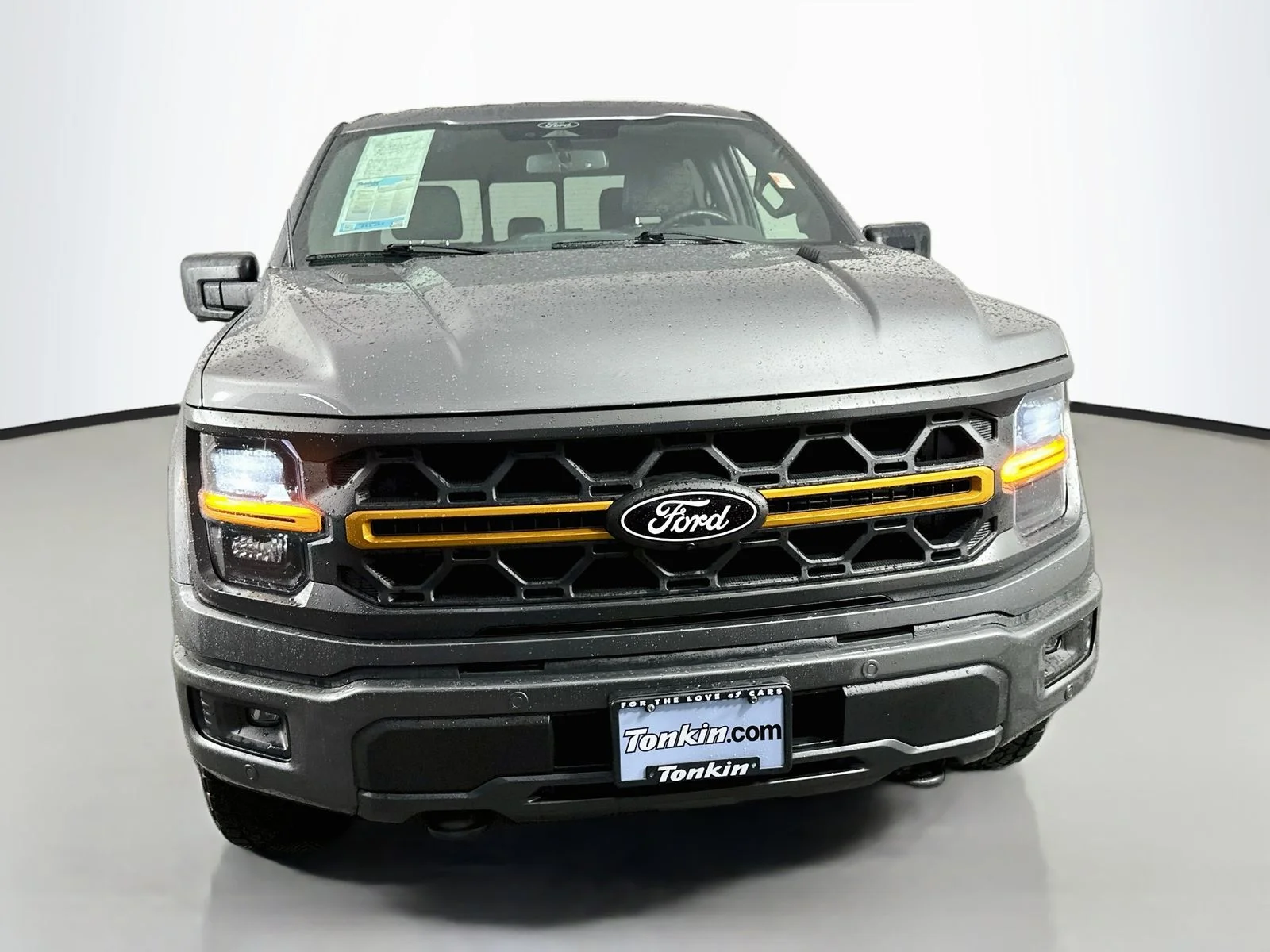 Used 2024 Carbonized Gray Metallic Ford Tremor image 2