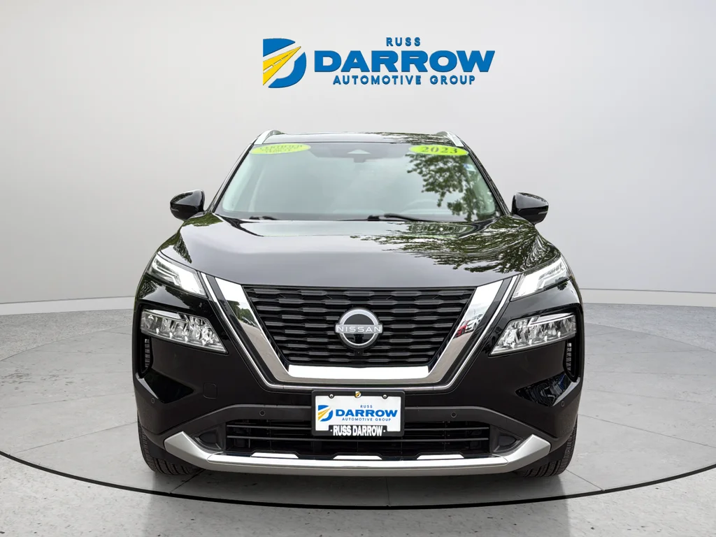 Used 2023 Black Nissan Platinum image 8