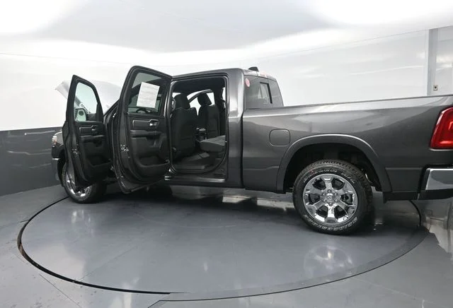 New 2026 Granite Crystal Metallic Clearcoat RAM Big Horn/Lone Star image 36