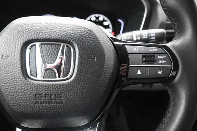 Certified Used 2023 Lunar Silver Metallic Honda 2WD EX-L 7P image 85