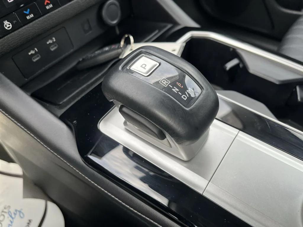 Used 2025 Silver Mitsubishi SEL image 20