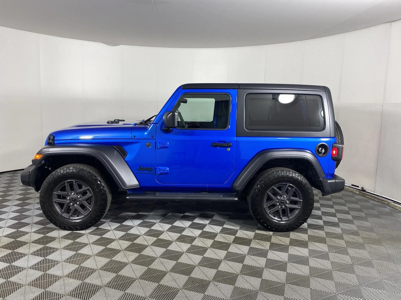 Used 2024 Hydro Blue Pearlcoat Jeep Sport S image 11