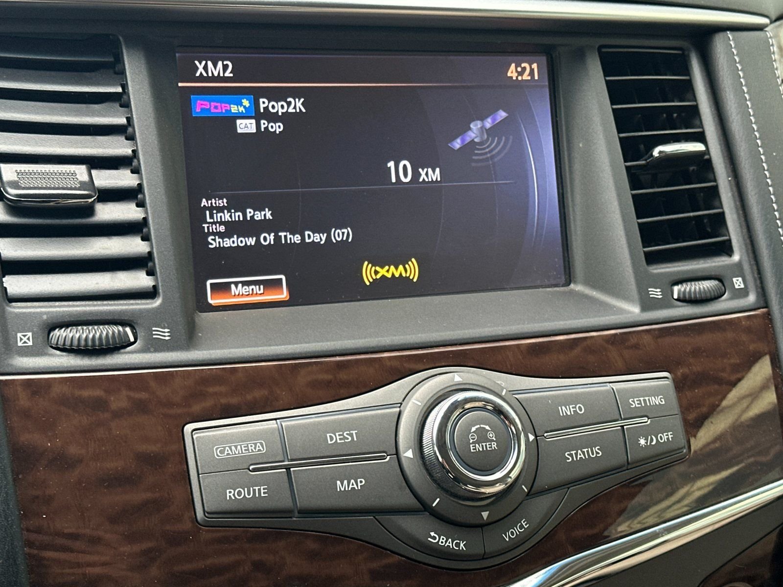 Used 2017 Pearl White Nissan Platinum image 18