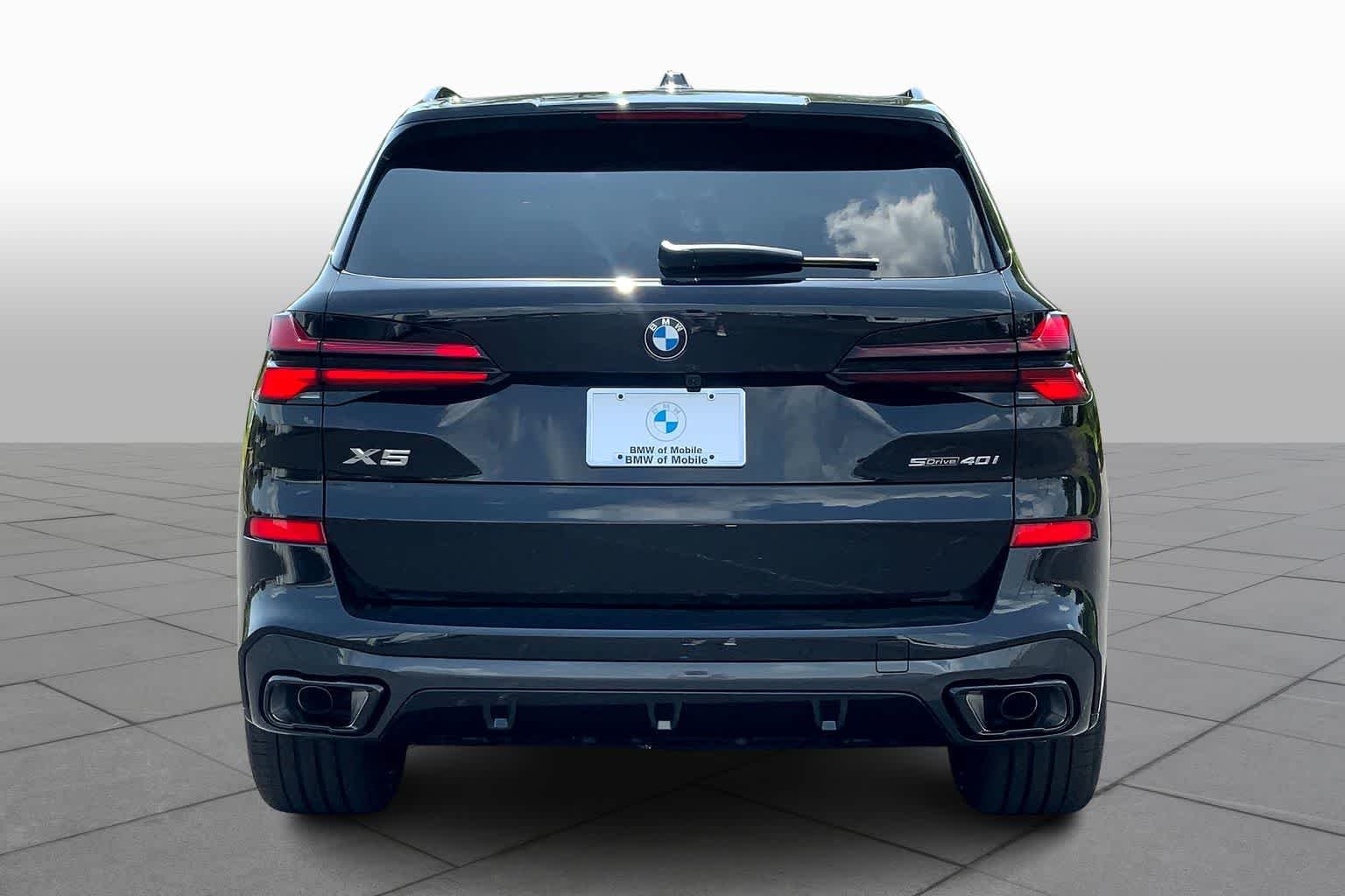 New 2026 Black Sapphire Metallic BMW sDrive40i image 4