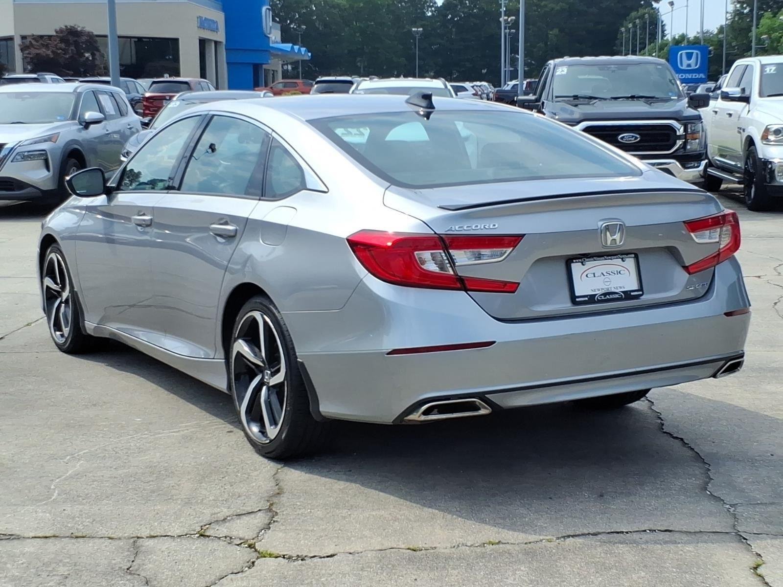 Used 2022 Lunar Silver Metallic Honda Sport image 9