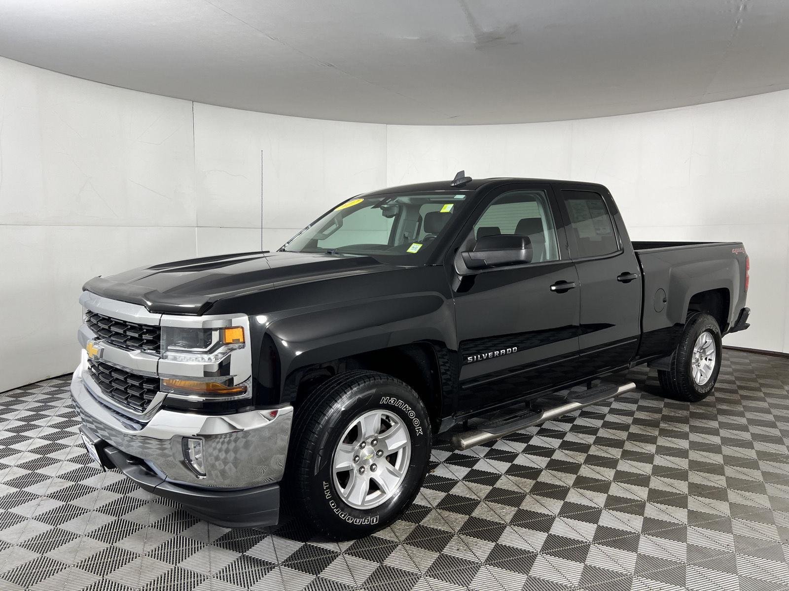 Used 2017 BLACK Chevrolet LT image 15