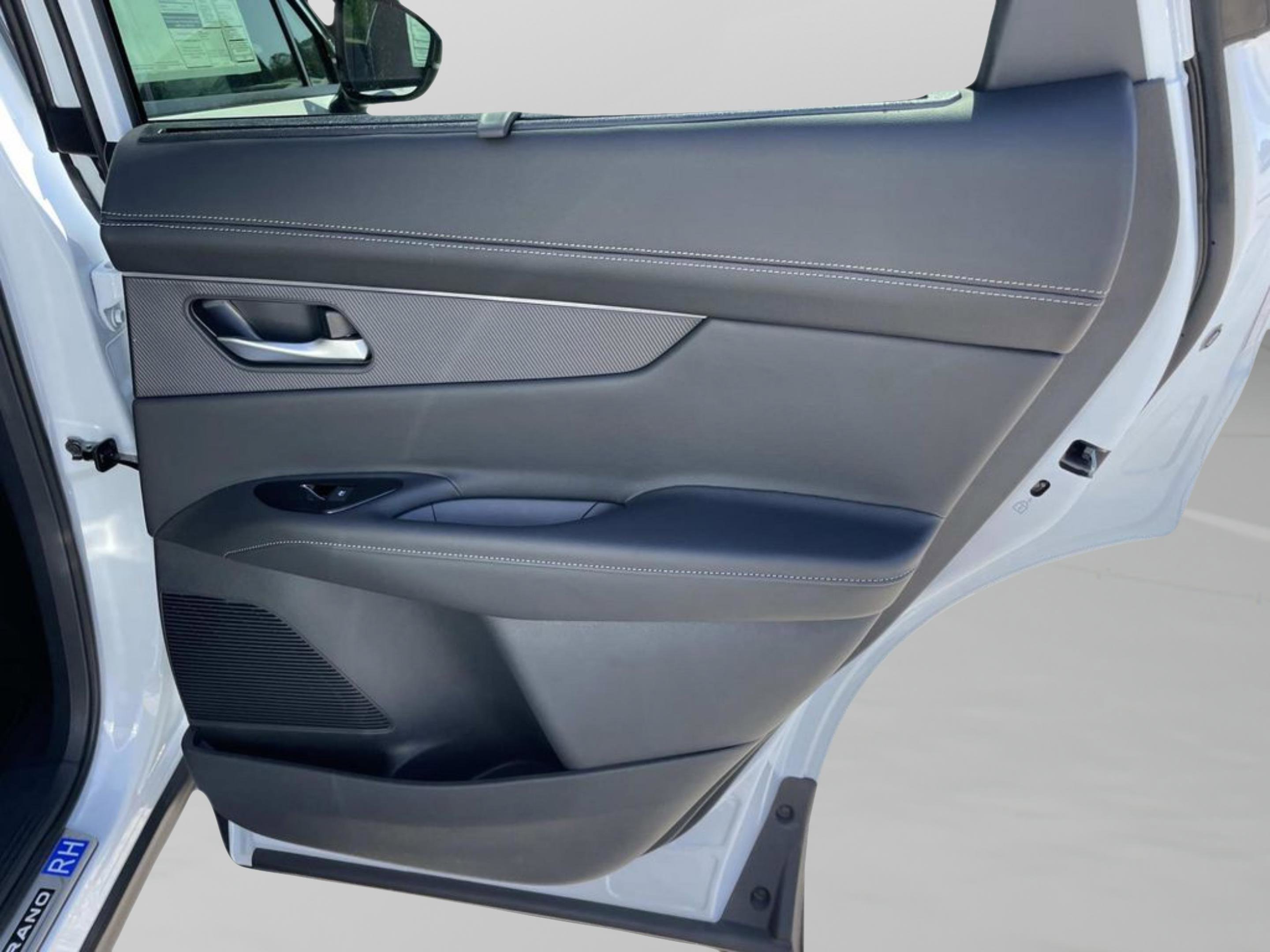 New 2026 Everest White Pearl TriCoat / Super Black Two-tone Nissan Platinum image 13