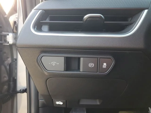 2025 Kia K4 GT-Line Turbo - Photo 10