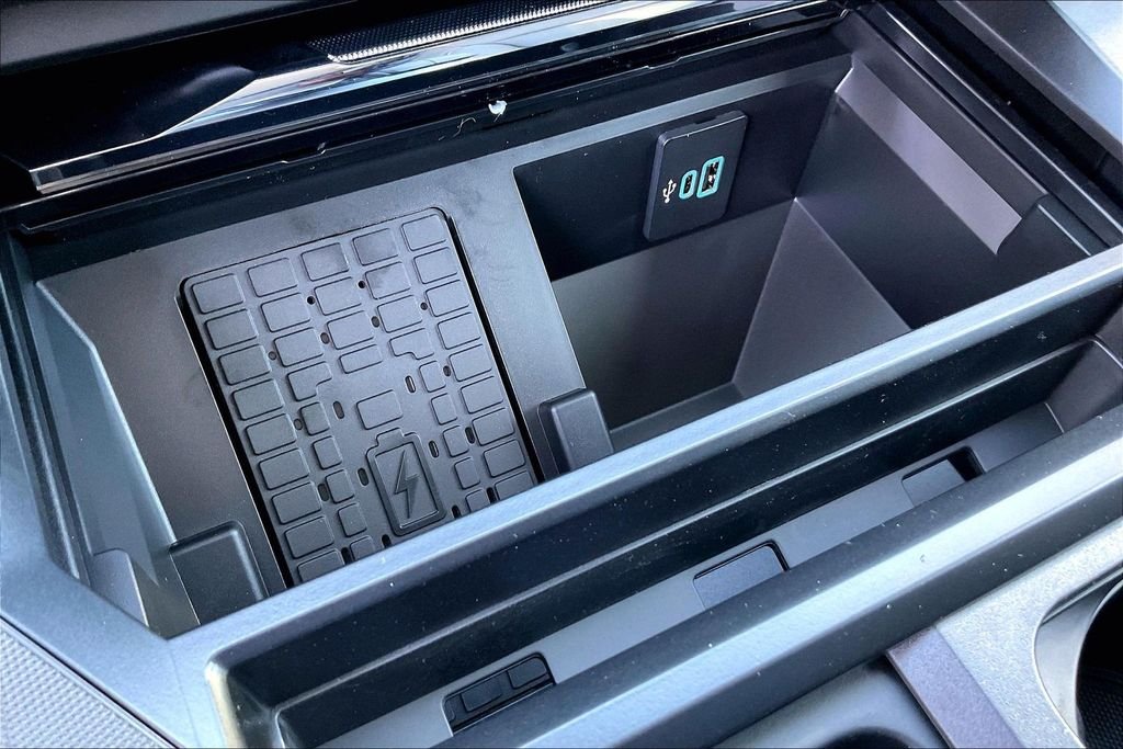 New 2026 Ford Super Duty F-250 Lariat 4D Crew Cab