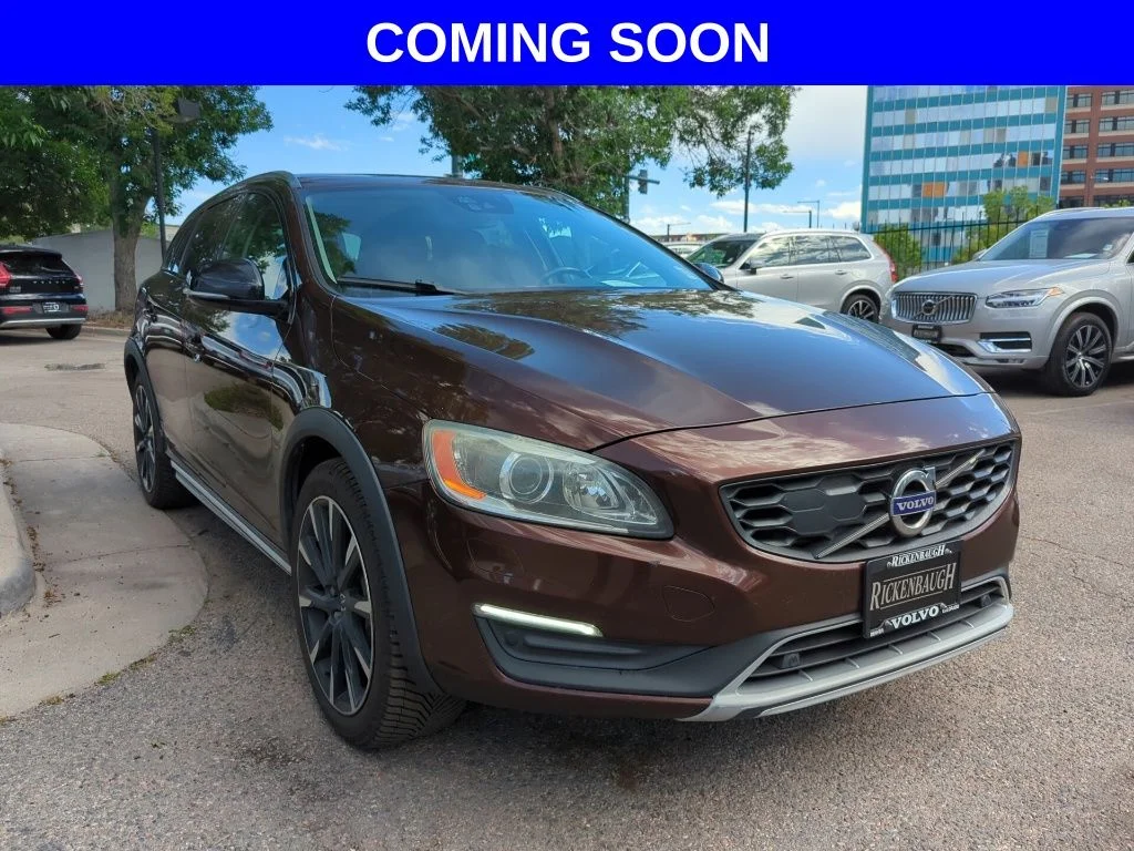 2018 Volvo V60 T5 AWD Cross Country Platinum's photo