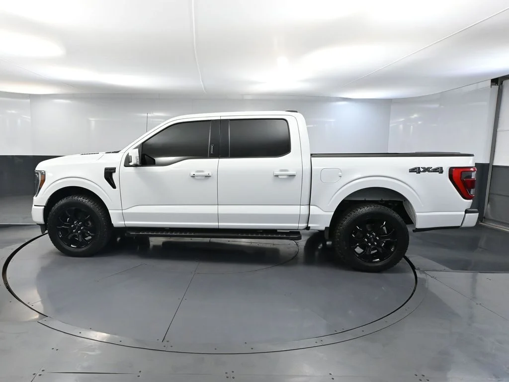 Used 2022 White Ford Lariat image 11