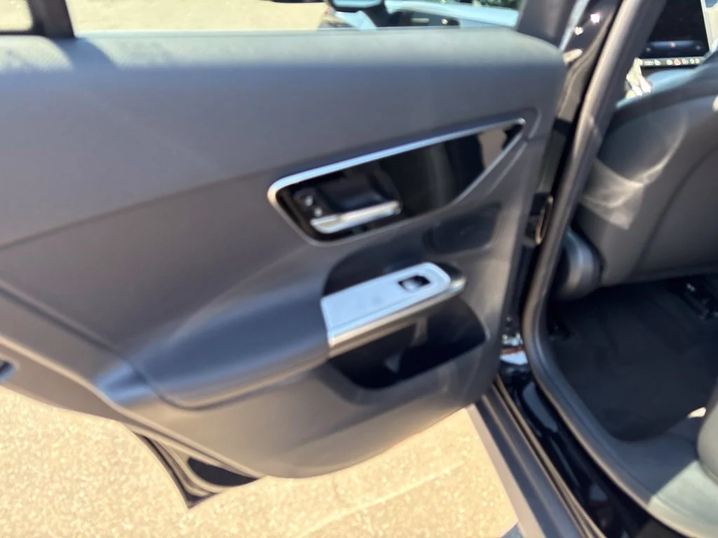 New 2027 Obsidian Black Metallic Mercedes-Benz GLC 300 image 15