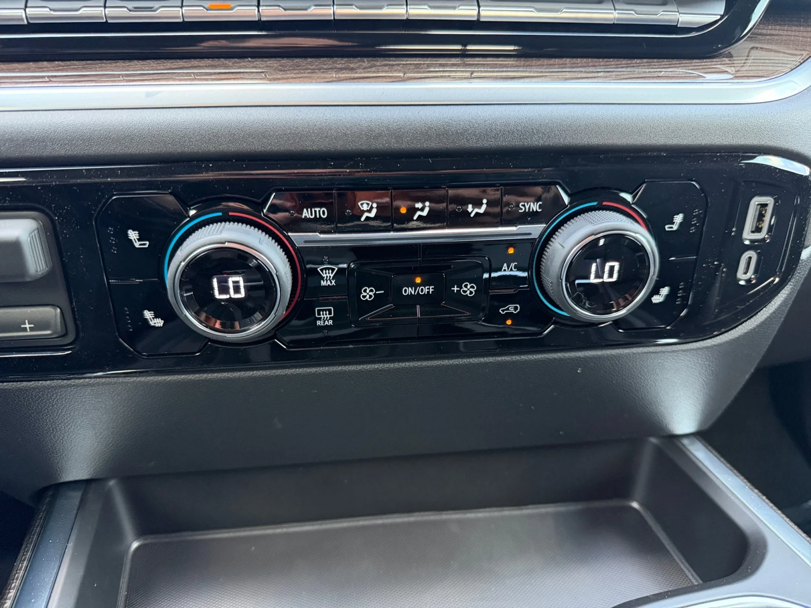 New 2026 Summit White Chevrolet LT image 25