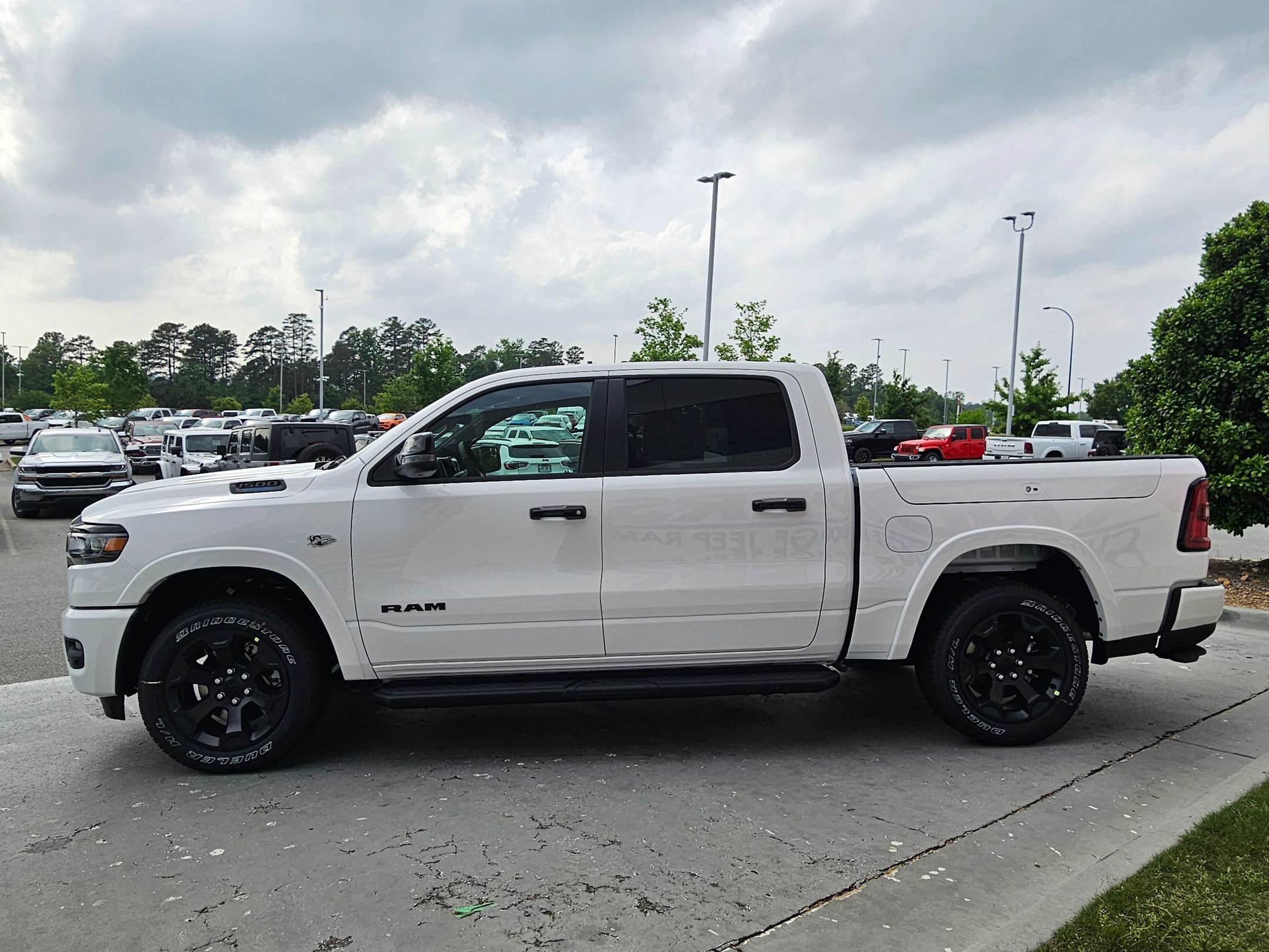 New 2026 Bright White Clear-Coat Exterior Paint RAM Big Horn image 4