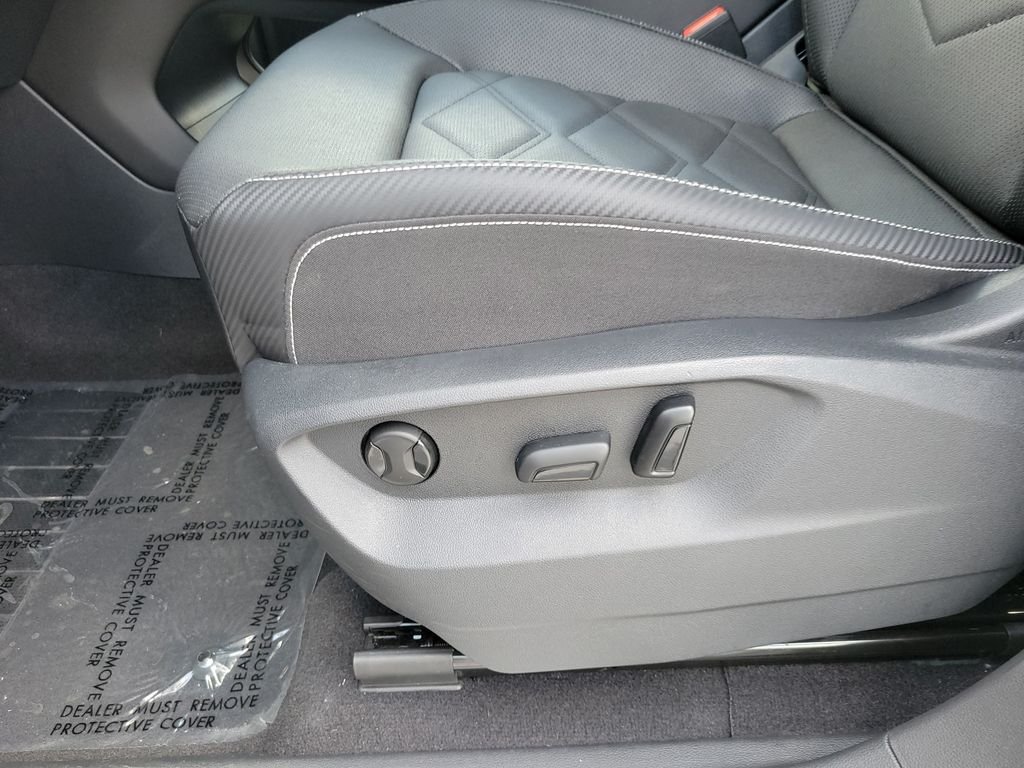 Certified Used 2026  Volkswagen SE w/Technology image 13