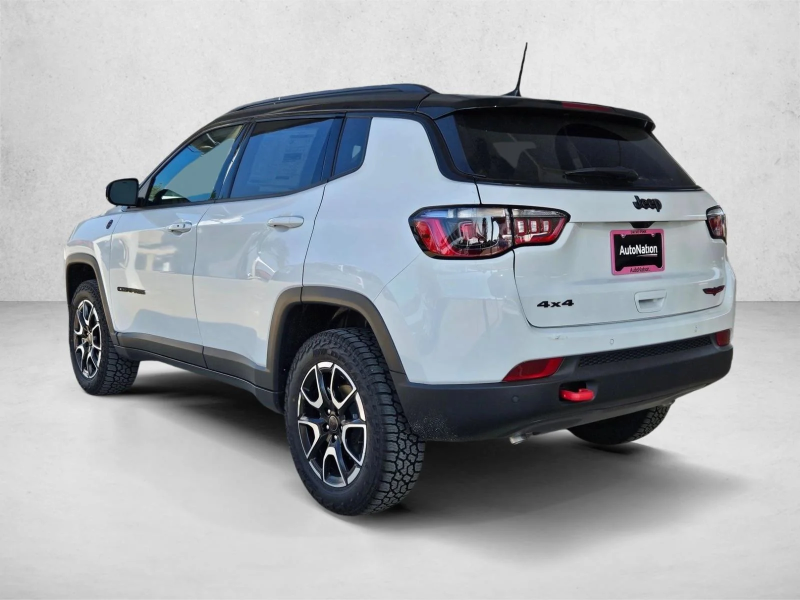 New 2026 Bright White Clear-Coat Exterior Paint Jeep Trailhawk image 9