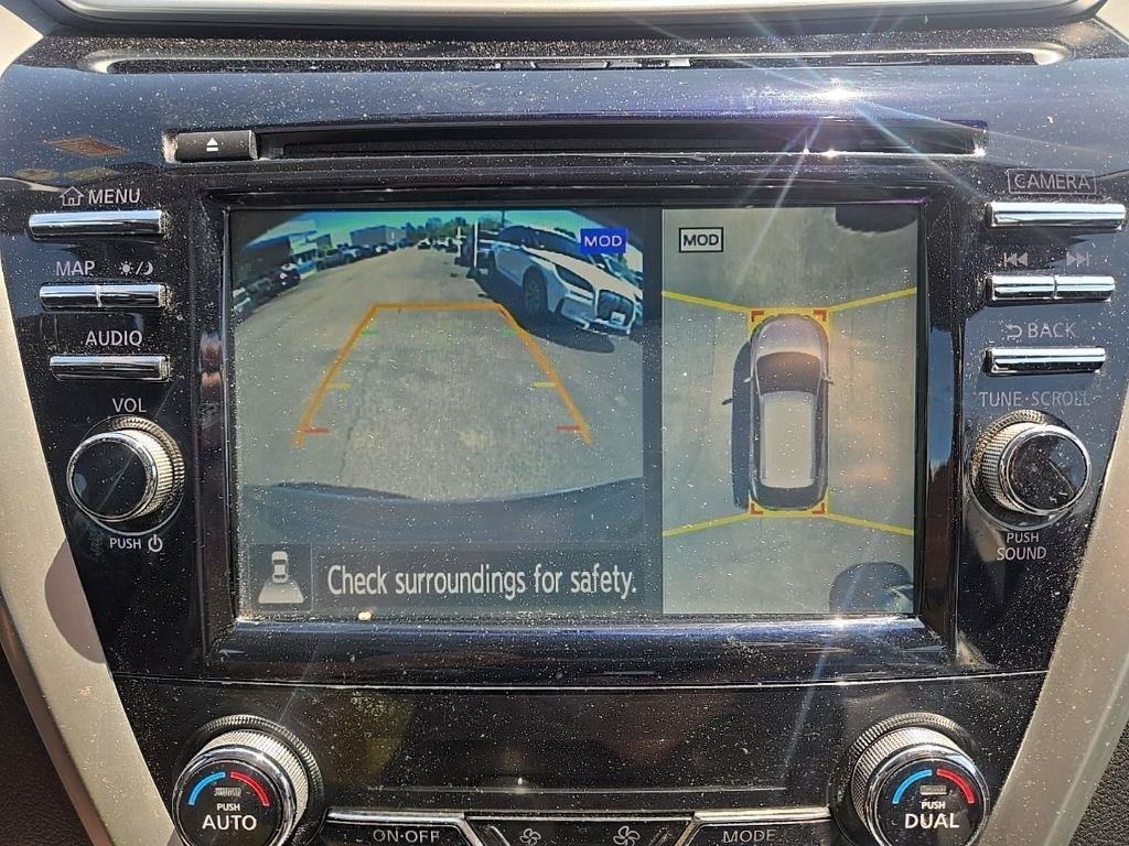Used 2018 Arctic Blue Nissan Platinum image 6