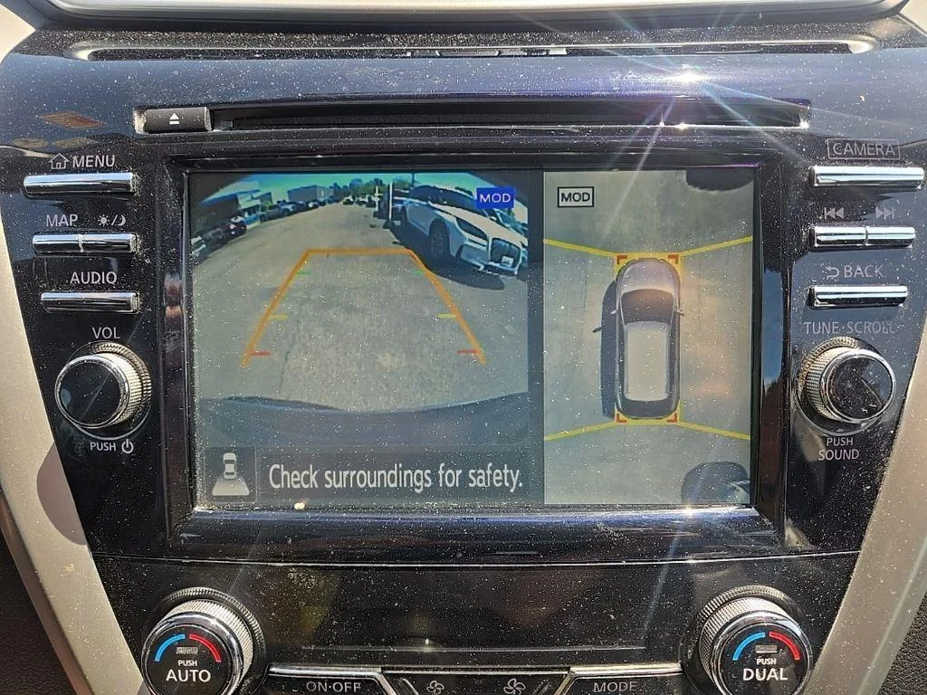 Used 2018 Arctic Blue Nissan Platinum image 6