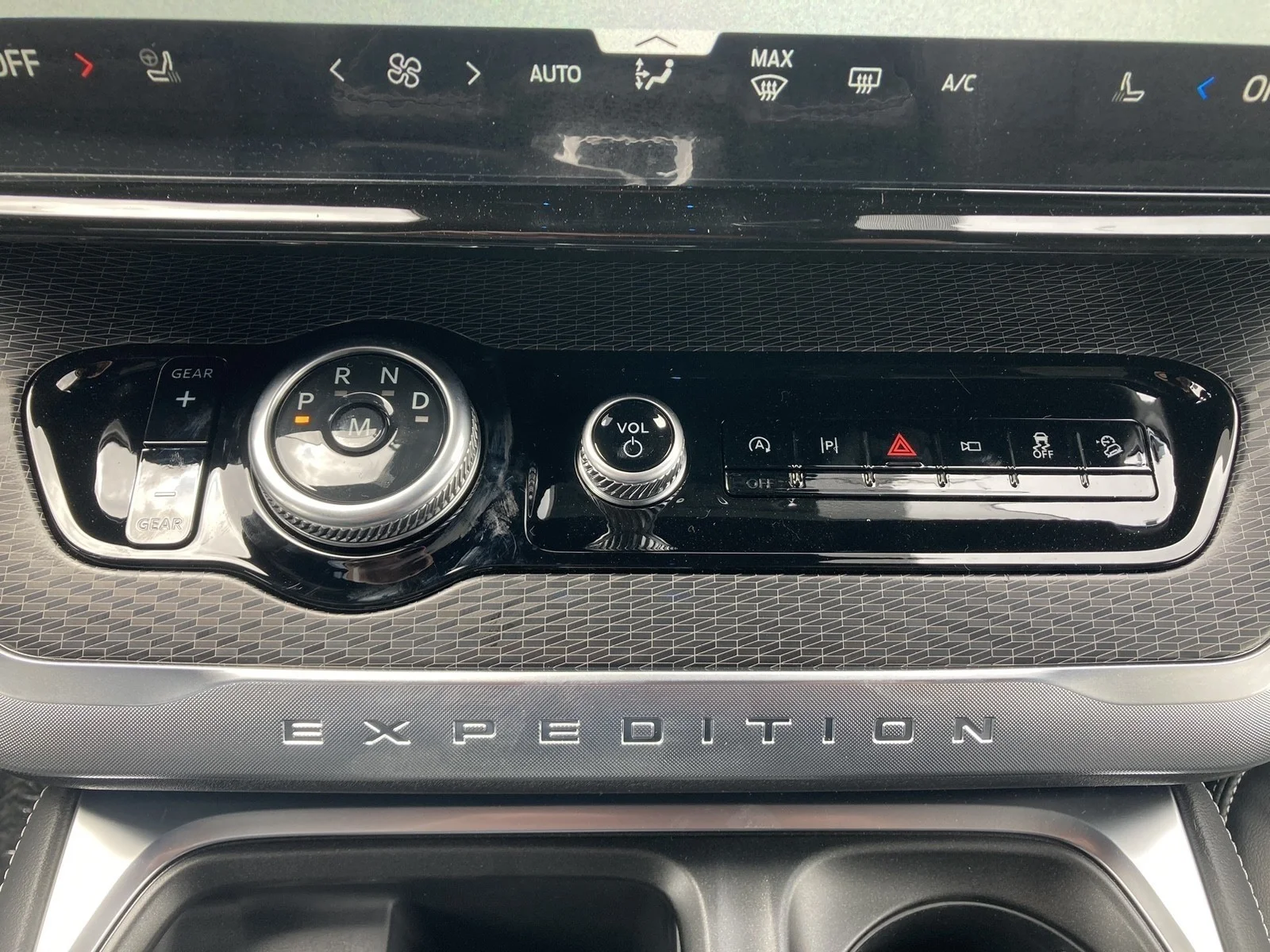 New 2026 Space Silver Metallic Ford MAX Platinum® image 19
