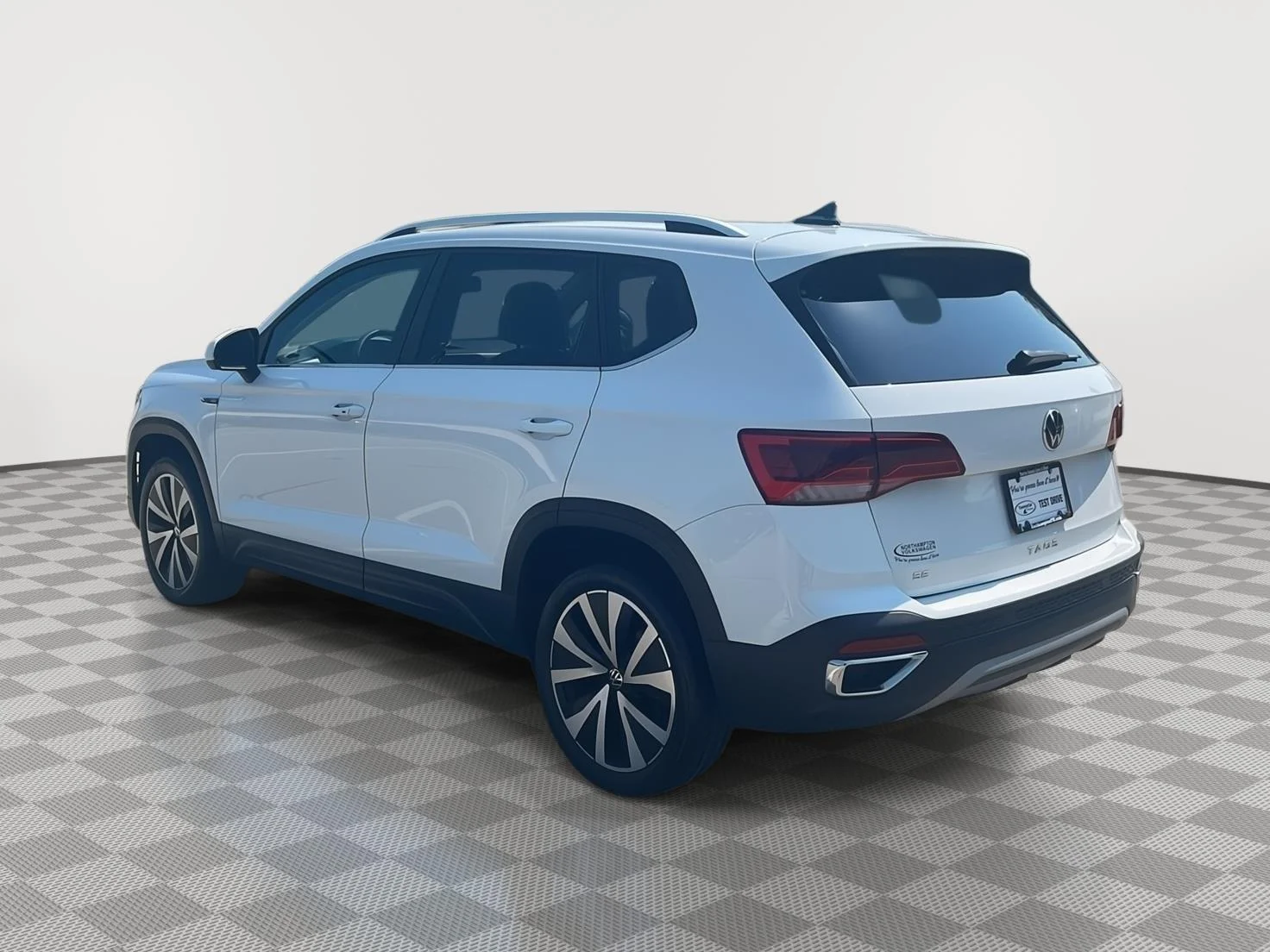 Used 2022 Pure White Volkswagen SE image 7