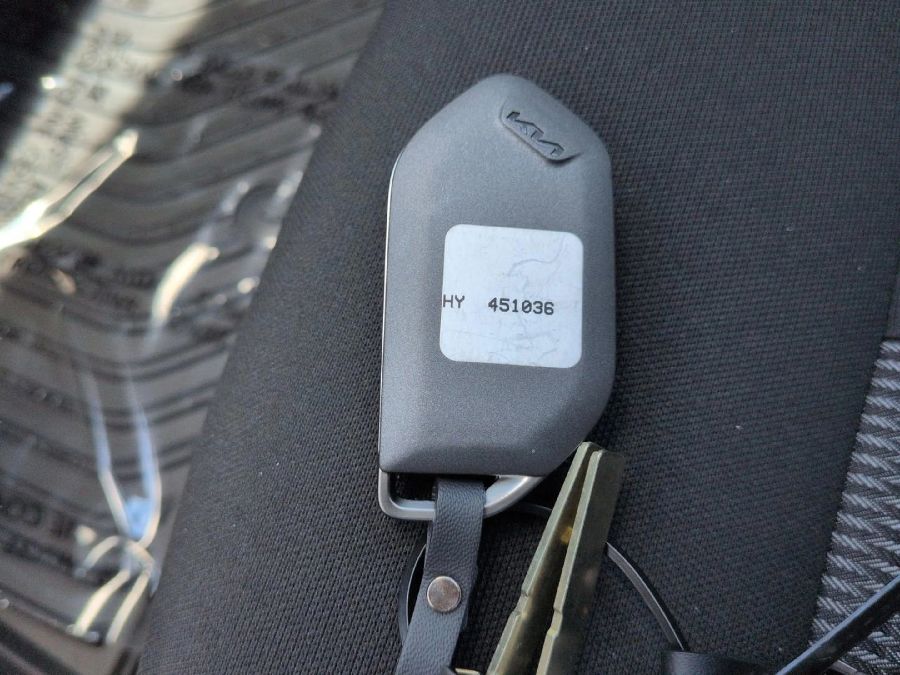 New 2026 Glacial White Kia LX image 32