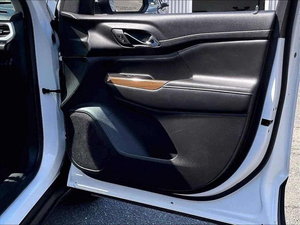 Used 2023 White GMC SLE image 12