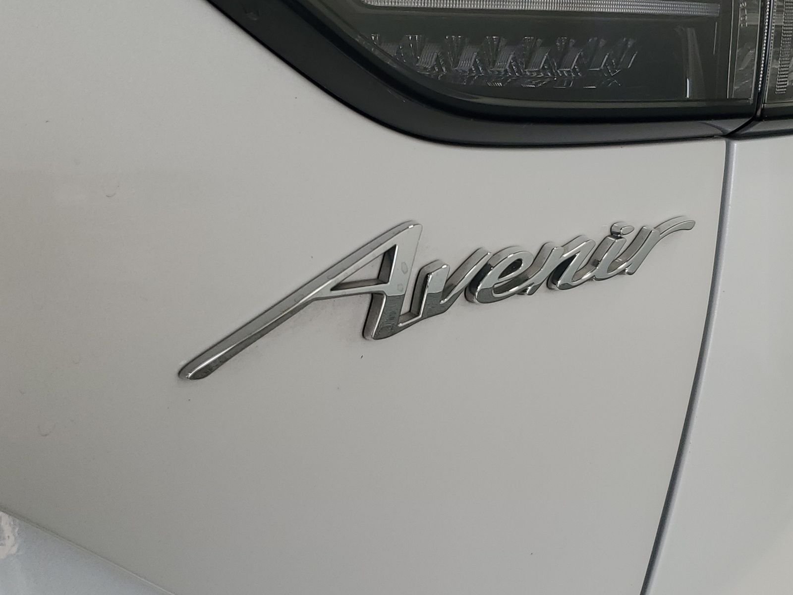 Used 2024 White Buick Avenir image 7