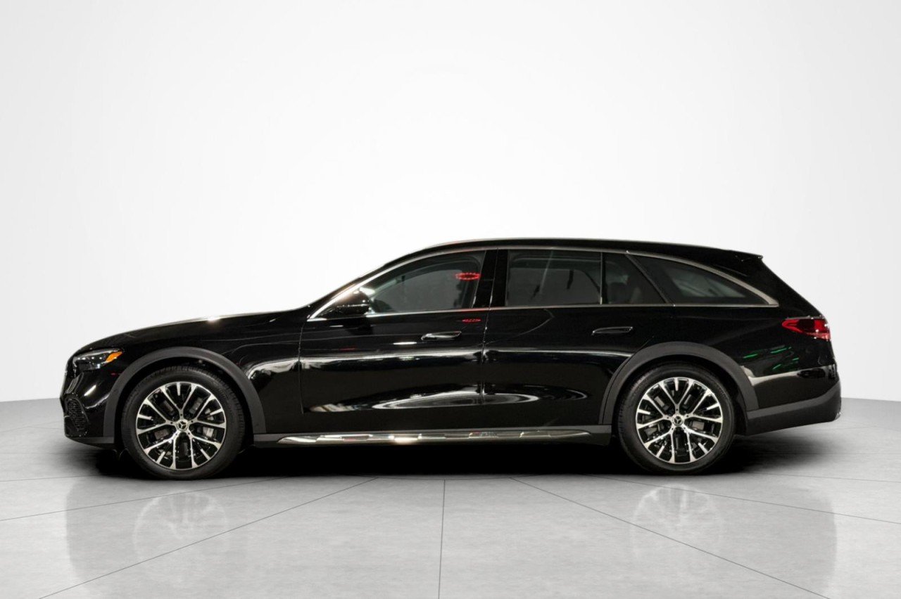 Used 2026 OBSIDIAN BLACK METAL Mercedes-Benz E 450 image 2