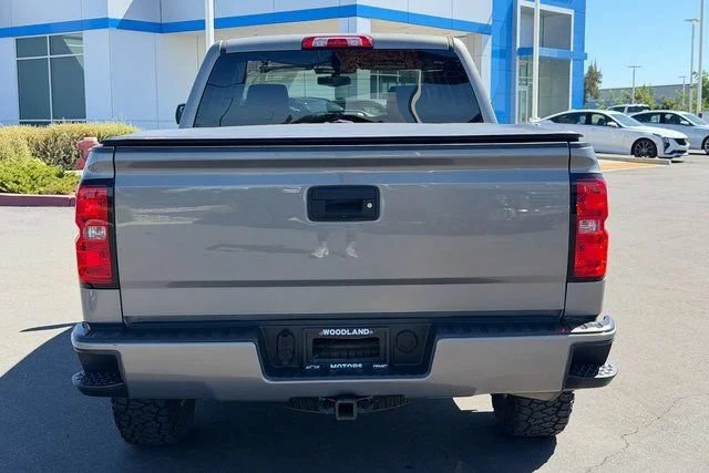 Used 2017 PEPPERDUST METALLIC Chevrolet LT image 10