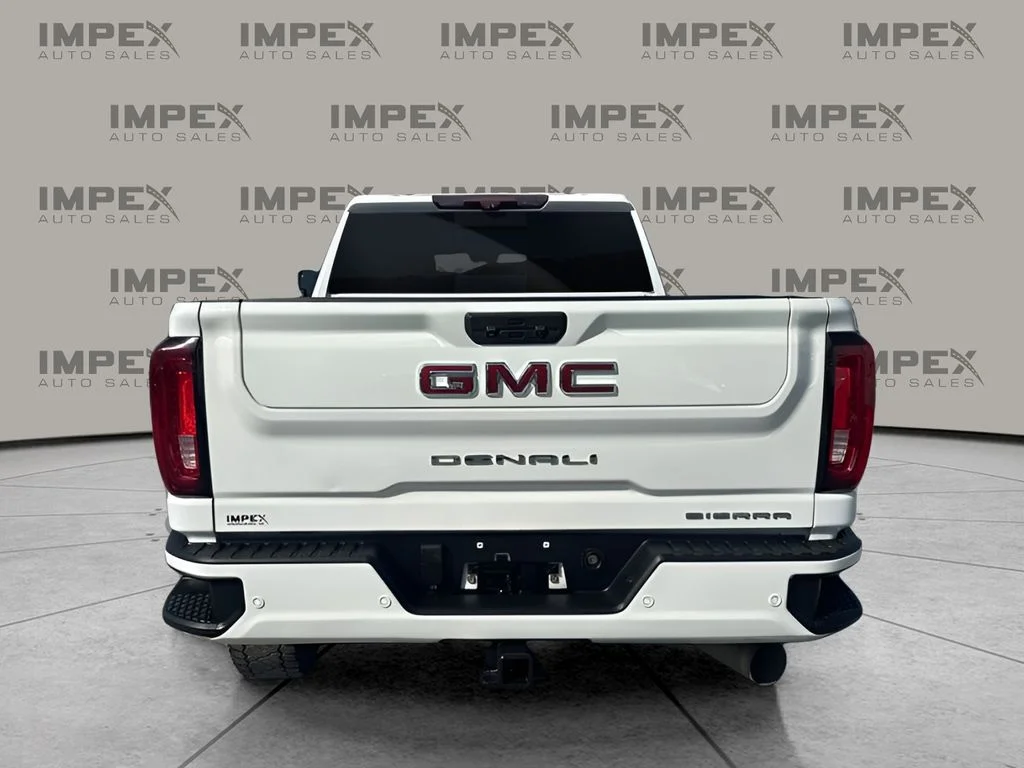 Used 2021 White GMC Denali image 4