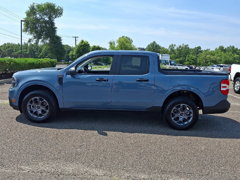 Used 2025 Gray Ford XLT image 7