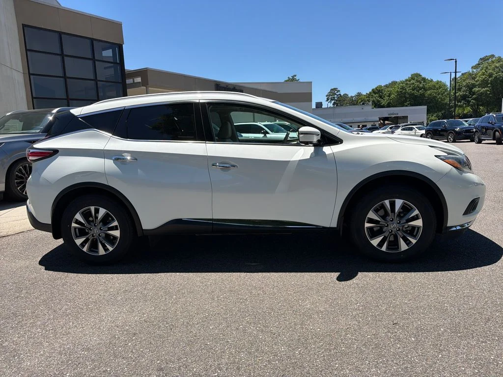 Used 2018 Pearl White Nissan SL image 14