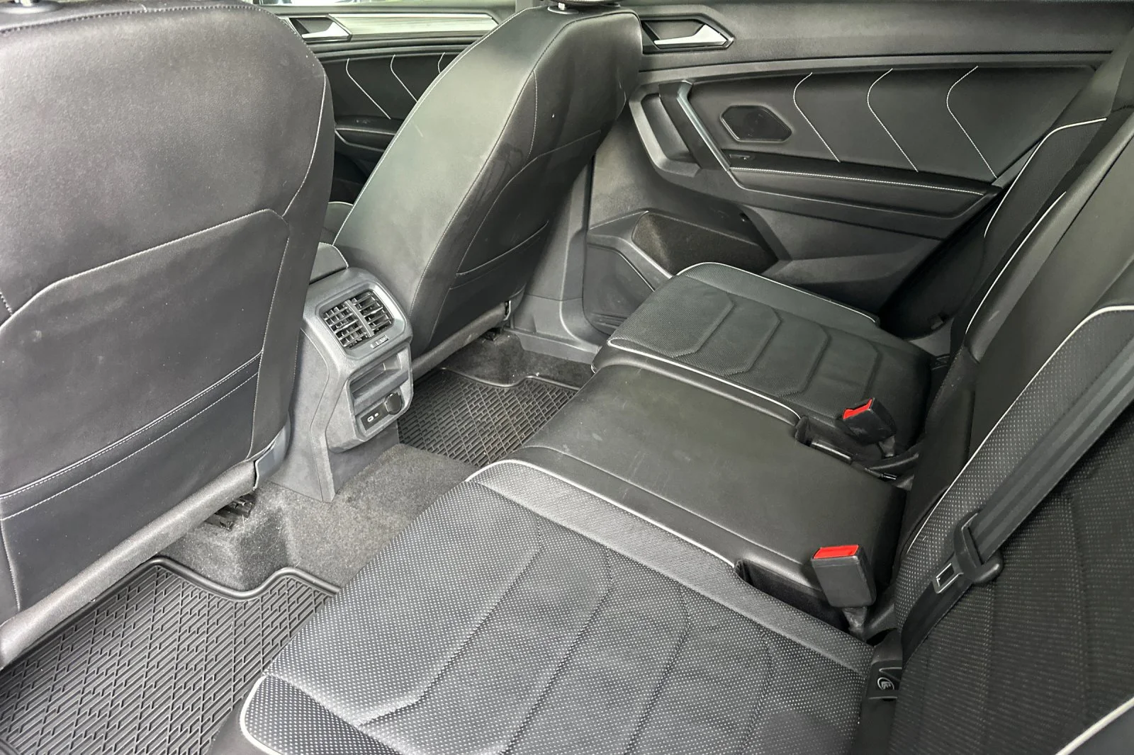 Used 2023 Gray Volkswagen SEL R-Line image 12