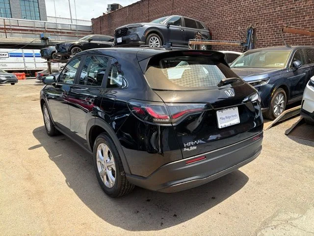 Used 2023 Black Honda LX image 6