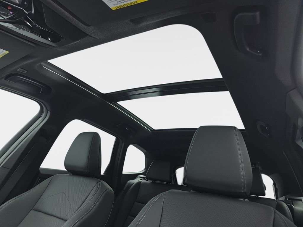 New 2026 Mineral White Metallic BMW xDrive28i image 29