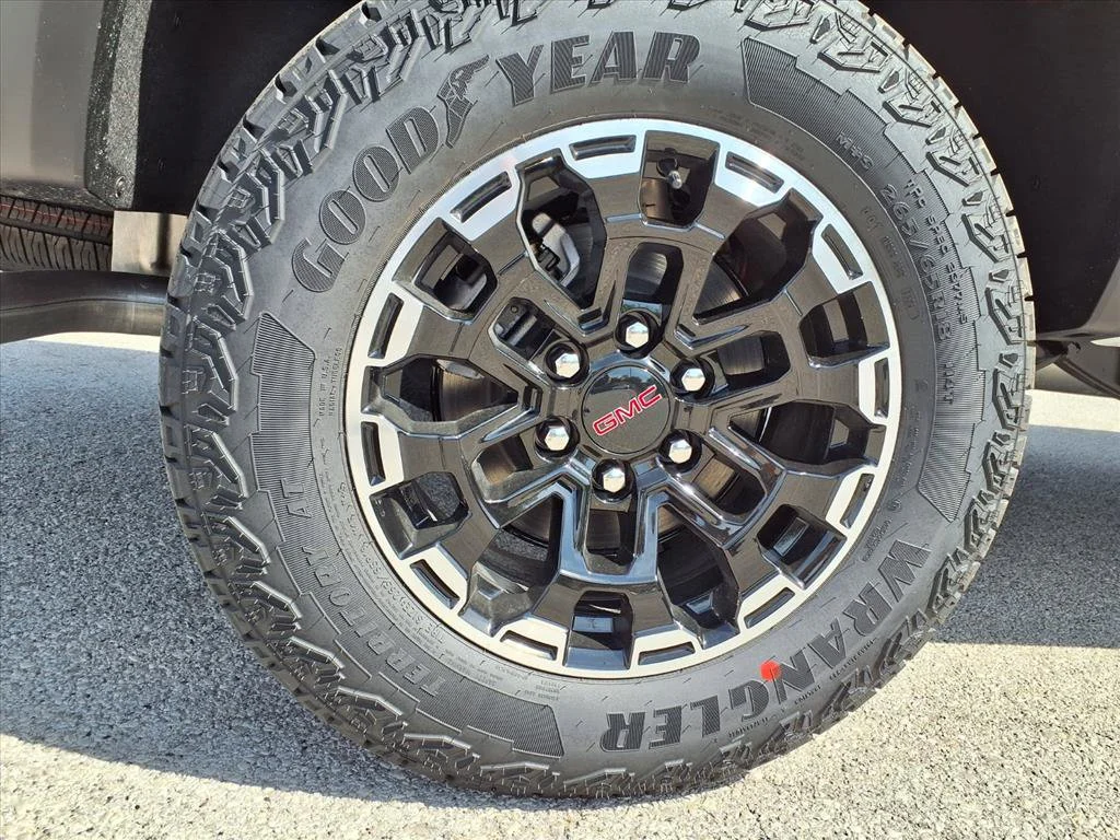 2026 GMC Canyon AT4 - Photo 24