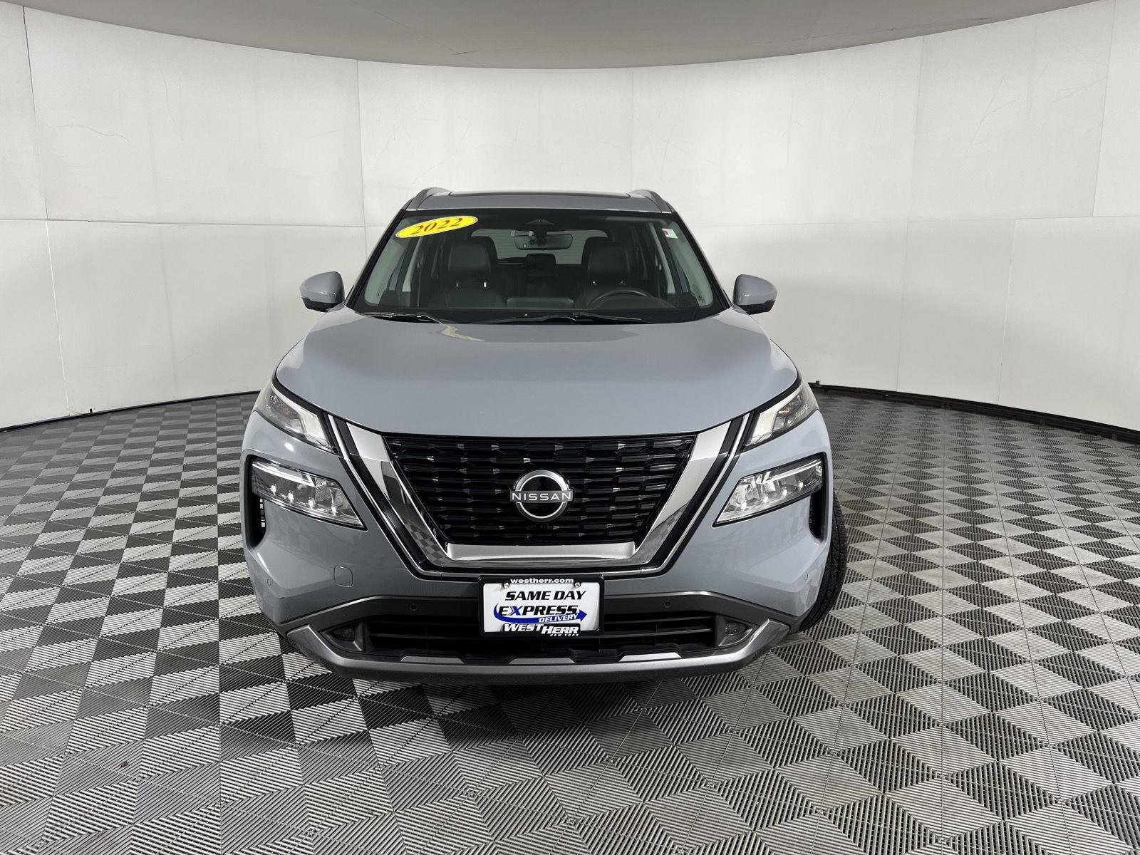 Used 2022 Boulder Gray Pearl Nissan SL image 2