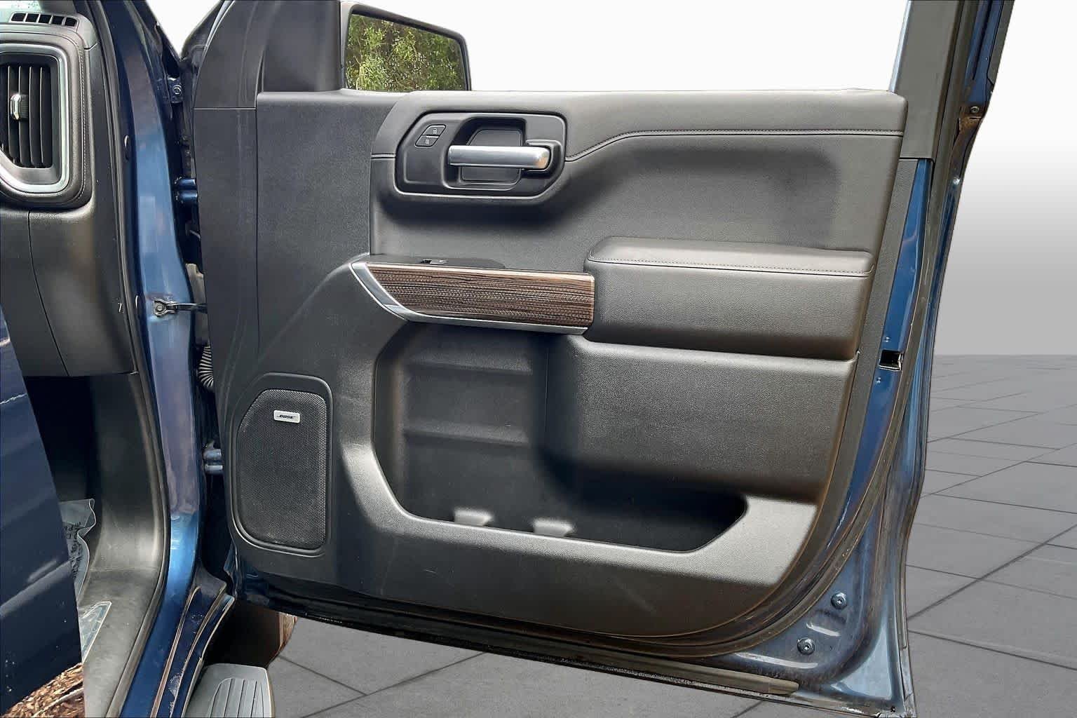 Used 2019 Northsky Blue Metallic Chevrolet RST image 23