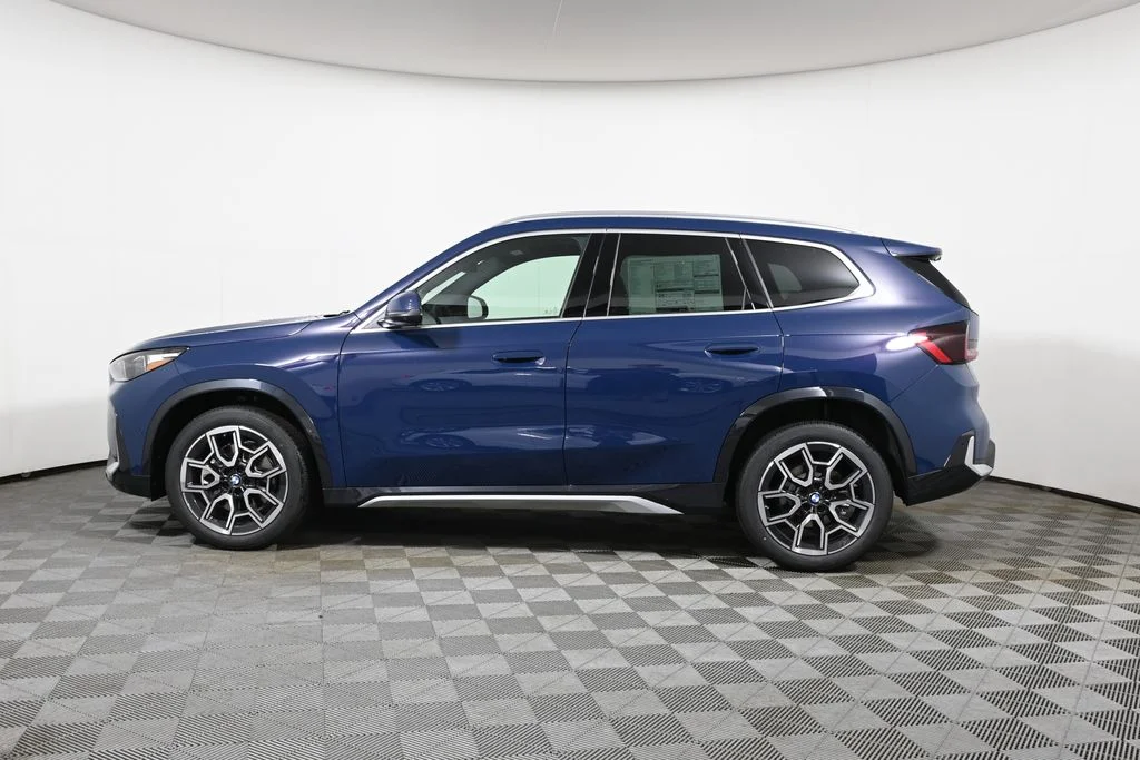 New 2026 Blue BMW xDrive28i image 2