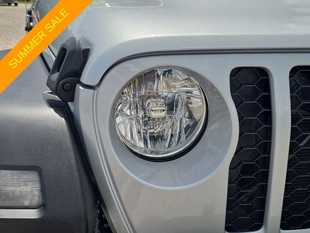 Used 2023 Silver Jeep Sport S image 7